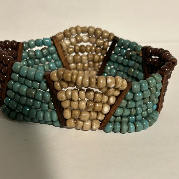 Intricate Brown and Green Beaded Bracelet - Picture 3 of 9